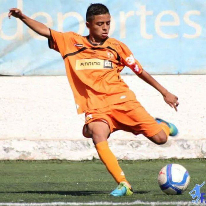 Mauricio Barrera vistiendo los colores de Cobreloa.