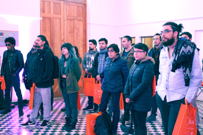 En el hall del Teatro Municipal se realizó la bienvenida de quienes son parte del laboratorio de este año. Foto: Kamila M.