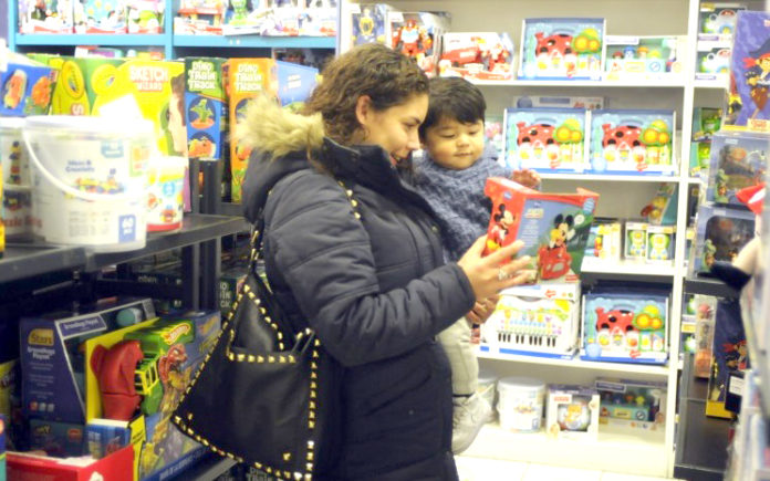 Uno de los temas a considerar, es que lo juguetes no tengan zonas angulosas o puntiagudas que puedan generar daño a los niños.