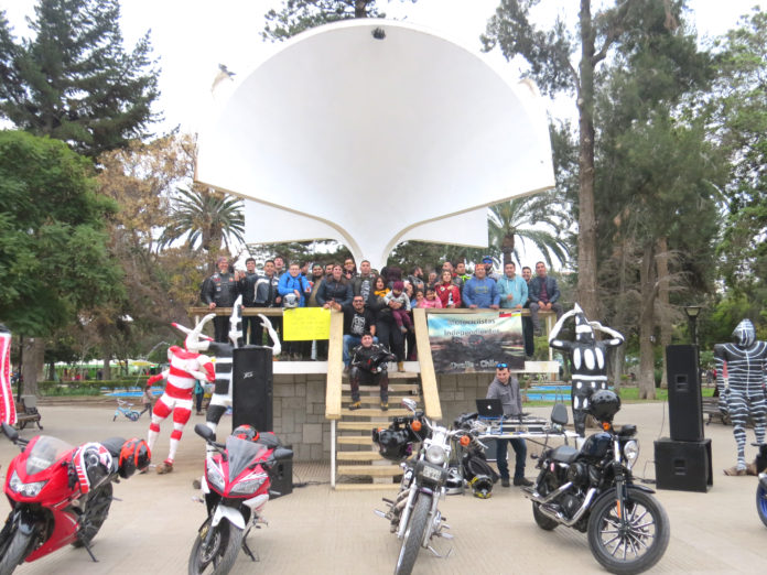 Los motociclistas están desarrollando diversas actividades benéficas en la zona. Una de las más recientes tuvo como epicentro la Plaza de Armas.