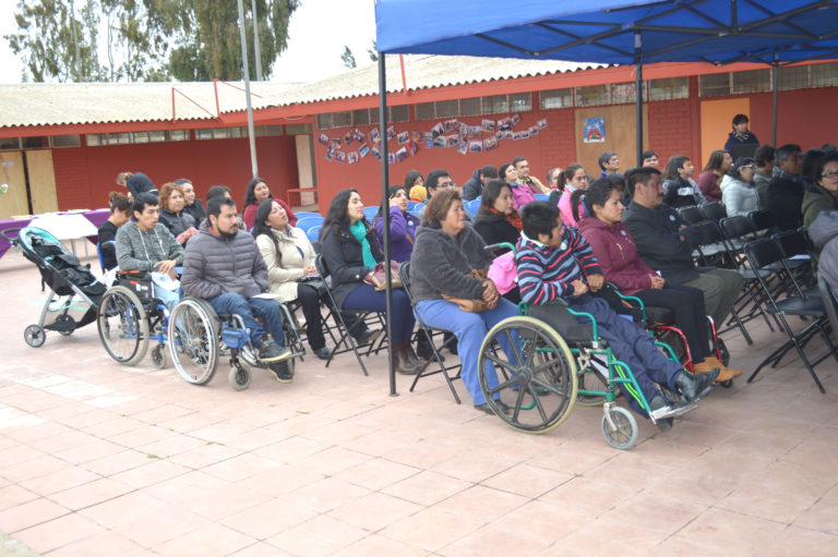 En dependencias del centro, en la ex escuela Oscar Araya Molina, se realizó la celebración del primer año de vida de este centro que en la actualidad atiende a más de 70 personas.