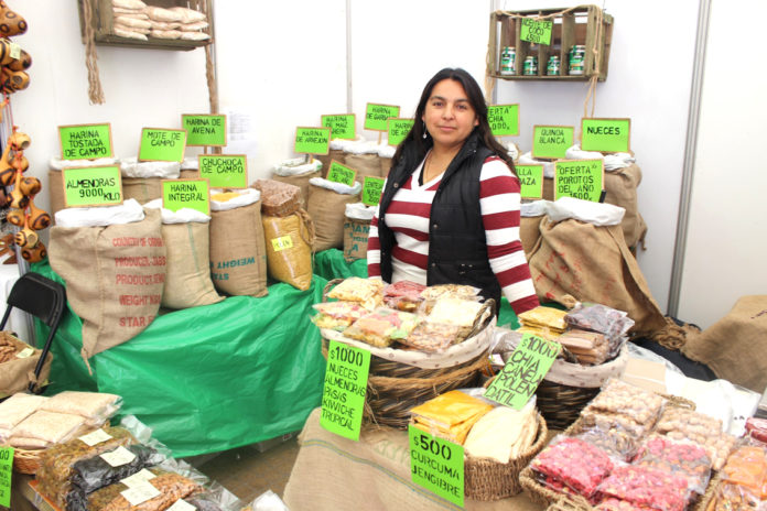 Marisol Hurtado, dueña de Tostadurías Limarí, fue una de las microempresarias limarinas que acudieron a la feria.