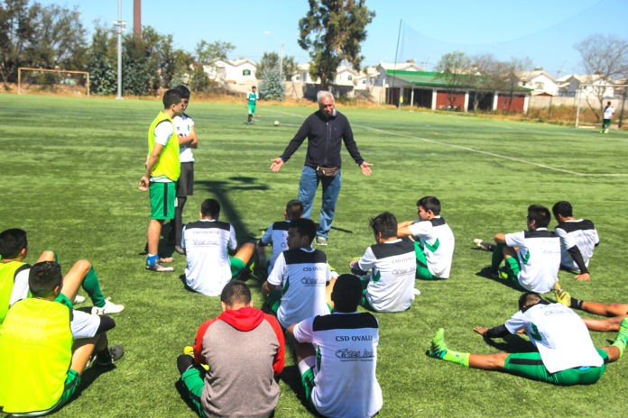 La práctica en el Complejo Deportivo Afao de este viernes estuvo cargada a posibles situaciones que se podrían originar en el encuentro.