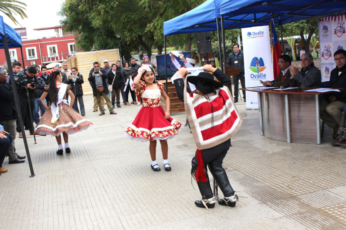 Durante el lanzamiento de las actividades no estuvo ausente el baile nacional.