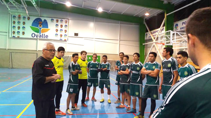 Desde las 20.30 de este jueves, el grupo de jugadores entrenó en el Polideportivo Ángel Marentis Rallín.