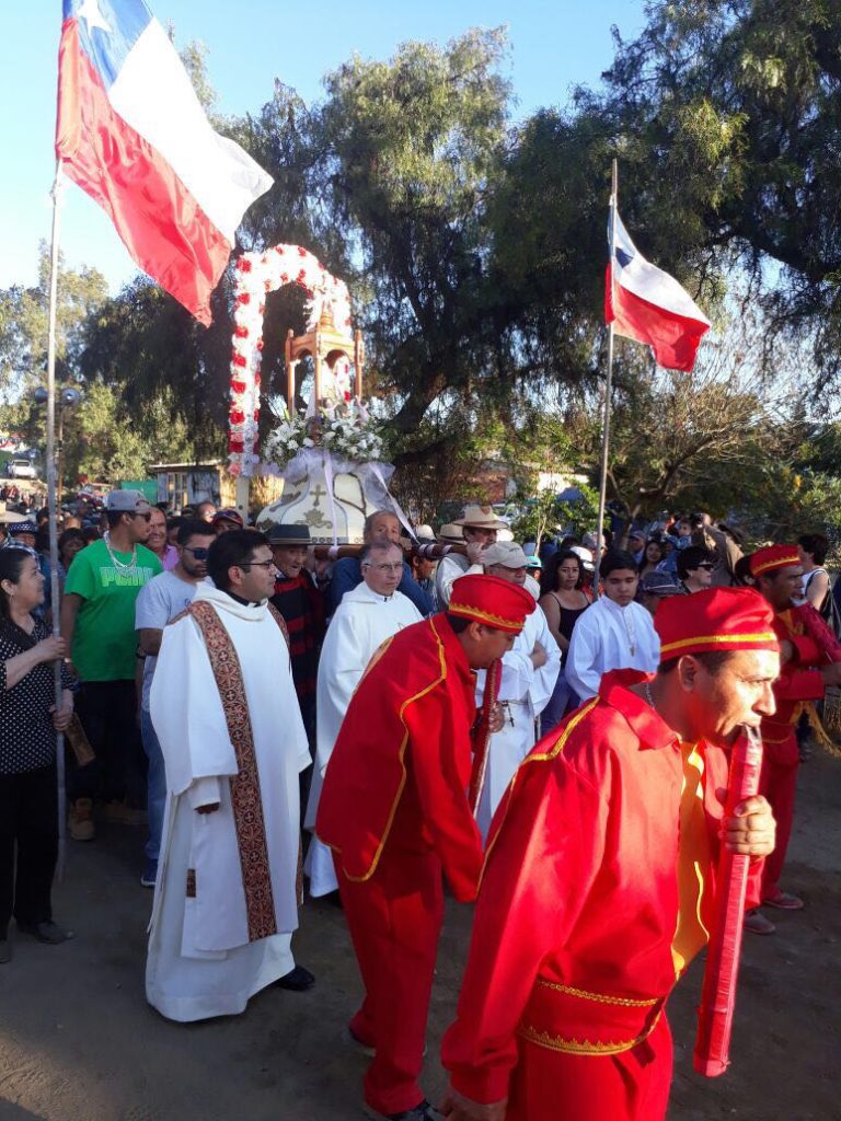 Personas de diversos lugares arribaron el fin de semana a El Peral a ser parte de la fiesta patronal en honor a “Nuestra Señora del Rosario”.