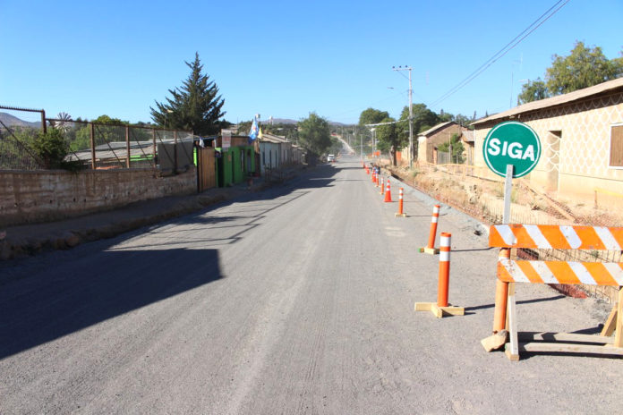 El proceso de pavimentación que a la larga unirá las localidades de Punitaqui y Combarbalá continúa su avance.