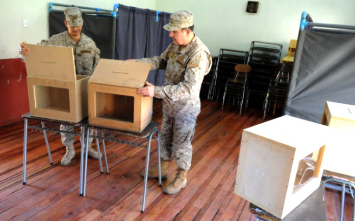 Las Fuerzas Armadas y de Orden tomaron control, con el liderazgo del Jefe de Plaza, de los recintos de votación.