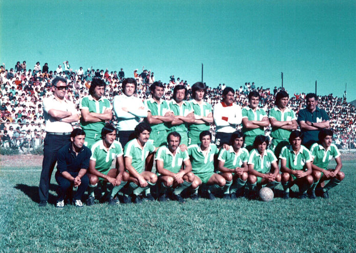 El plantel de Deportes Ovalle 1975 en pleno y con todas sus figuras.