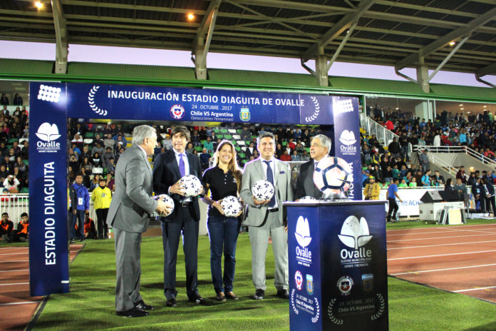 El césped del estadio está en óptimas condiciones para recibir fútbol nuevamente.