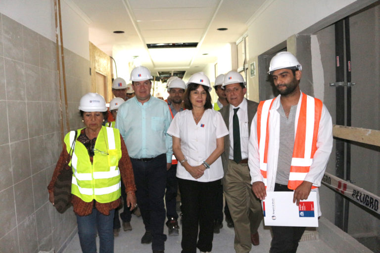 La ministra de Salud visitó las instalaciones del futuro Hospital de Ovalle.