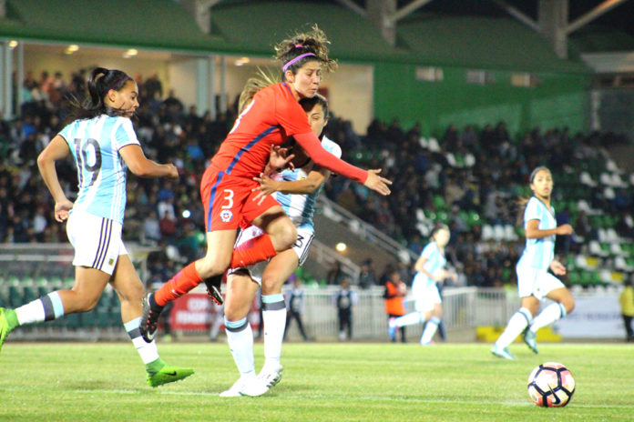 ‘La Roja’ femenina volverá a pisar el césped del estadio municipal.