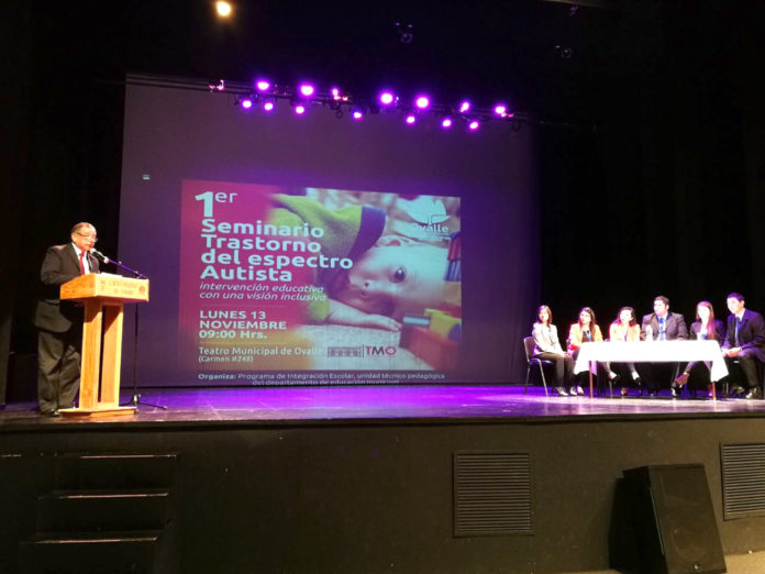 En el Teatro Municipal de Ovalle se llevó a cabo el primer seminario del Trastorno del Espectro Autista, Intervención Educativa con una visión Inclusiva”.