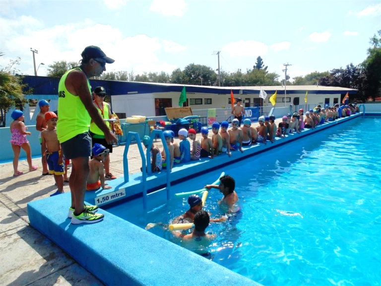 El año pasado 170 personas integraron los cursos de natación.