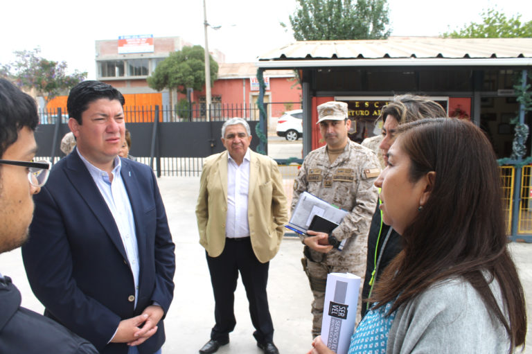 La Escuela Arturo Alessandri Palma fue uno de los recintos inspeccionados la mañana de ayer.