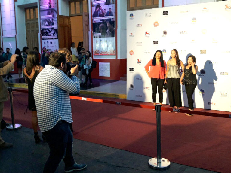 Durante la jornada inaugural del pasado miércoles, los ovallinos se hicieron presente en la alfombra roja.