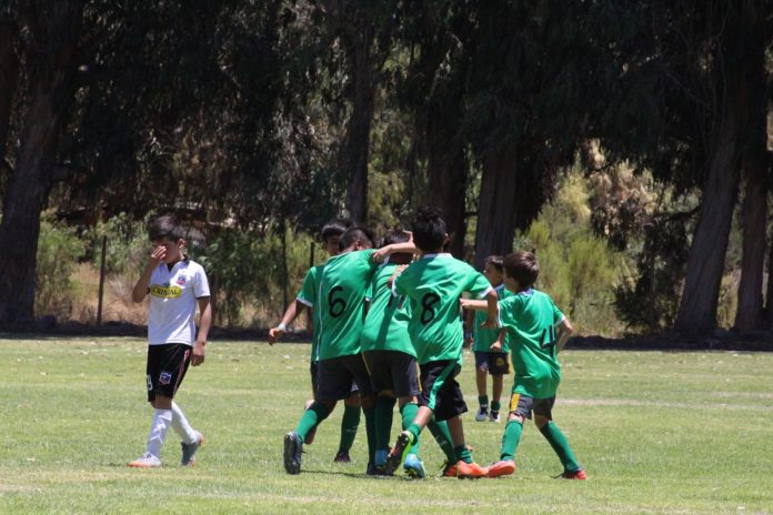 CONTRASTES. Mientras Luján de Cuyo celebraba su paso a semifinales, ColoColo Ovalle lamentaba la derrota