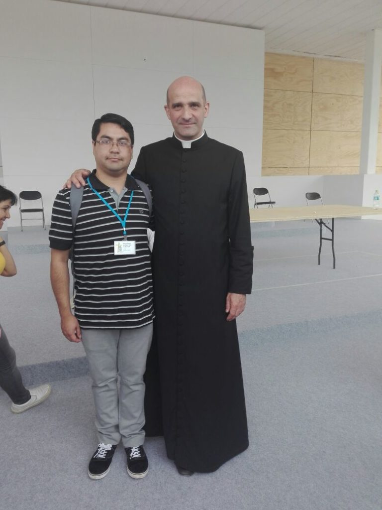 Miguel Ángel Alvarado, seminarista ovallino: “Lo importante es cómo nos hemos preparado espiritualmente para recibir al Santo Padre”.