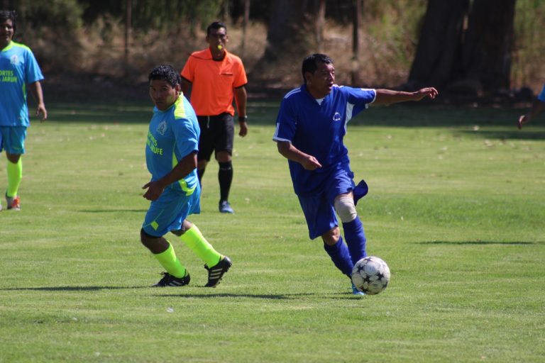 El equipo súper séniors de Nápoles viaja con una ventaja de tres goles a enfrentar a Comercial de Combarbalá. (Foto: Rodolfo Pizarro)