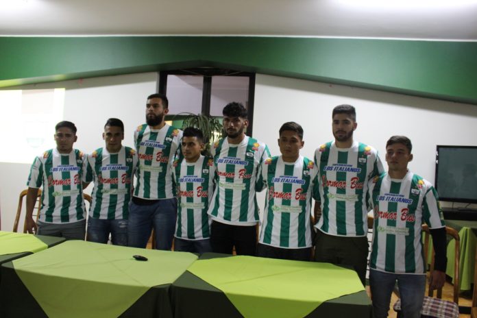 De izquierda a derecha: Los refuerzos José Cepeda, Fracisco Cáceres, Wilson Tello, Cristian peñaranda, Javier Cabezas, Rodrigo Cortés, Martín Rojas y Kevin Araya fueron presentados en Provincial Ovalle