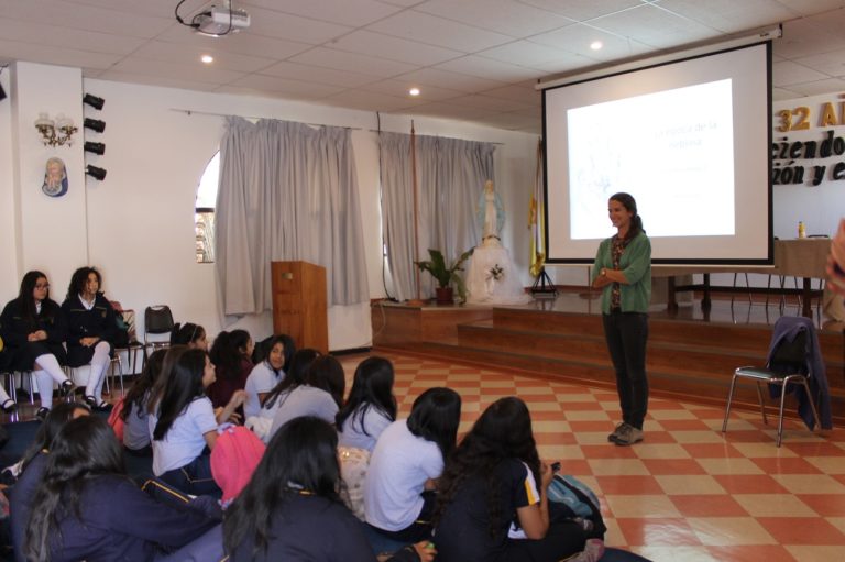 Alrededor de 140 alumnos de 8º básico y primero medio participaron del taller