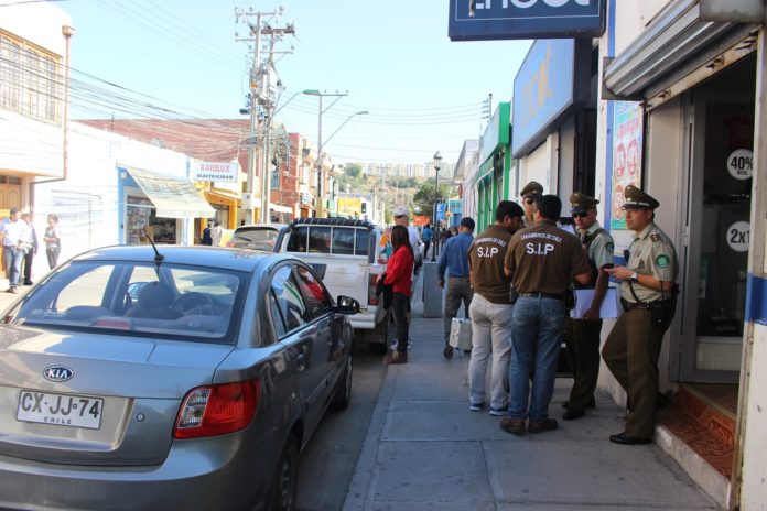 Locatarios llegaron a abrir el local y descubrieron que ya estaba abierto