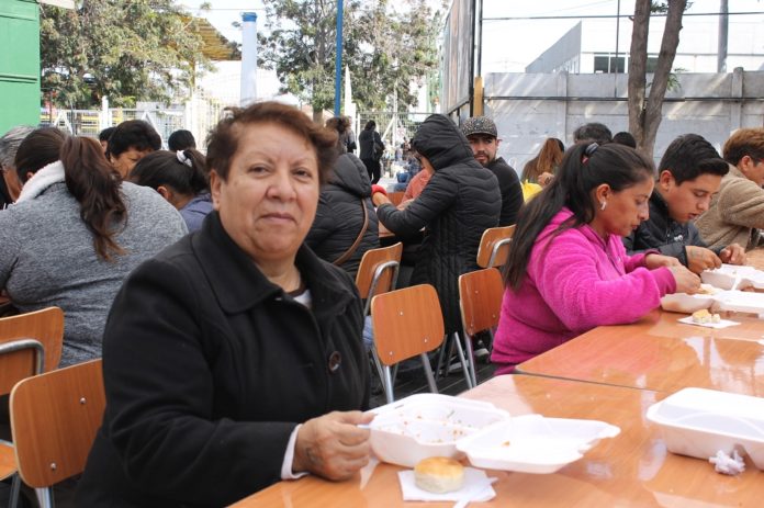 2 Personas de diferentes partes de la provincia llegaron a la Feria Modelo a disfrutar de este rico almuerzo