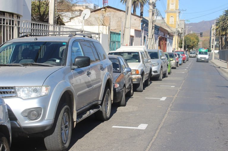 Ya se avanza en el pintado de algunas cuadras del centro de Ovalle.