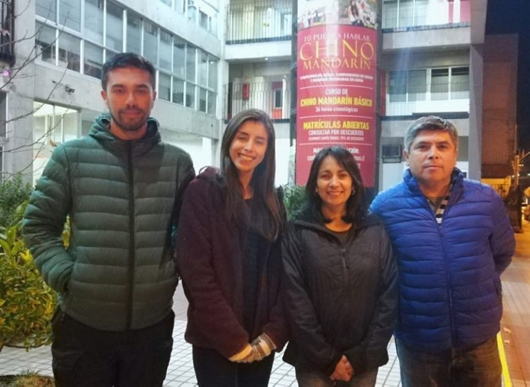 Patricio Araya, Yuri Gallardo, Claudia Guerra y Joseph Castillo aprobaron el examen internacional Hanyu Shuiping Kaoshi (HSK), que mide el nivel del chino mandarín.