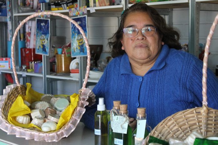 Isabel Robles tiene 63 años, es madre de tres hijos y abuela de cuatro nietos. Comenzó a emprender cuando jubilo