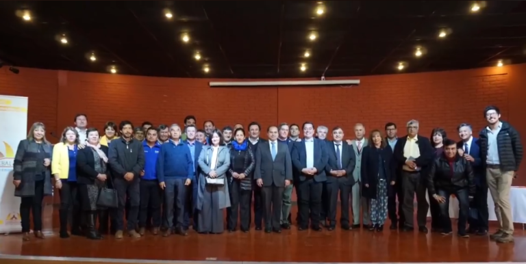 En el Centro Cultural Nemesio Antúnez, el alcalde de Combarbalá, Pedro Castillo, asumió la presidencia de la Asociación de Municipios Rurales del Norte Chico.