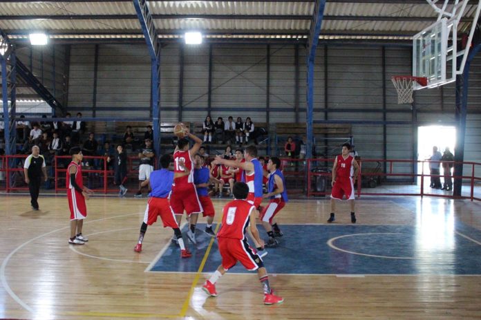 El torneo oficial de la Asociación de Básquetbol de Ovalle comienza este jueves en el gimnasio Cendyr. (Foto: Archivo)