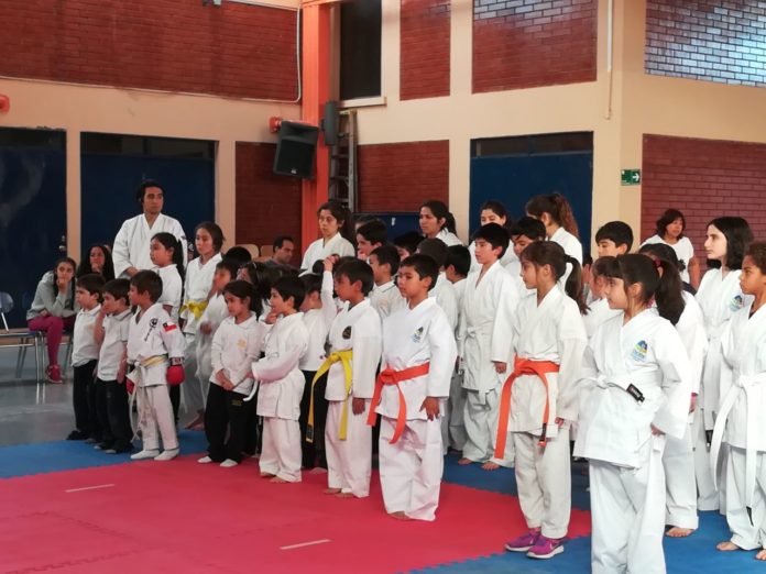 Cerca de 60 deportistas congregó el primer campeonato formativo del año en el colegio Amalia Errázuriz.