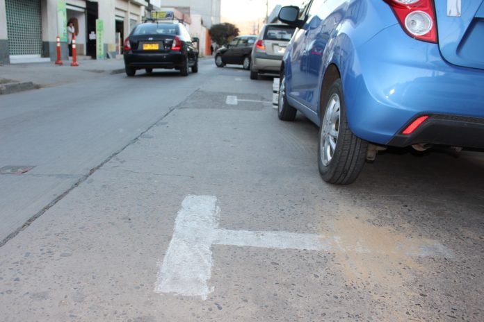 Se espera que el cobro de estacionamientos en el centro de la ciudad comience a funcionar desde la próxima semana en adelante. (FOTO: ROBERTO RIVAS)