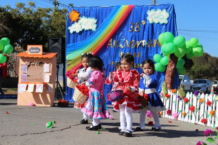 En la ceremonia se hizo una presentación de “La pérgola de las flores”. Foto: Kamila M.