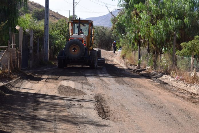 Cuatro sectores de la comuna se verán beneficiados con las reparaciones a los caminos