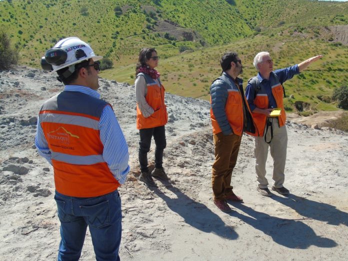 Investigadores de diferentes áreas realizan un estudio en la cuenca del Limarí, que permita examinar las tensiones y sinergias que existen entre medioambiente, minería y agricultura en el territorio. (FOTO: CEDIDA)