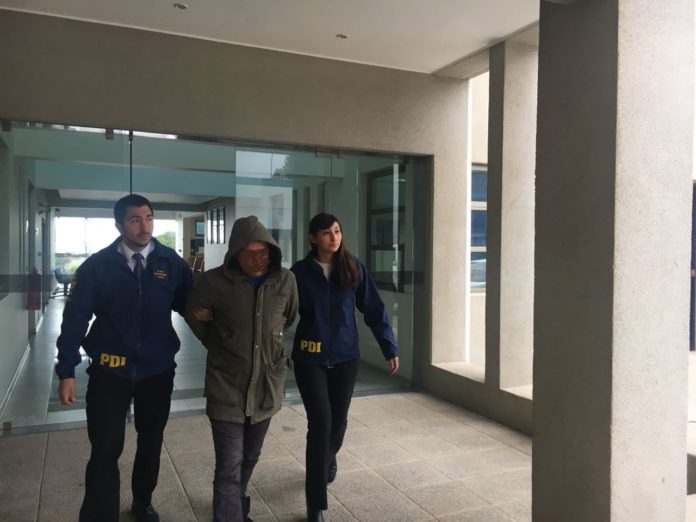 En el procedimiento fue detenido el imputado identificado con las iniciales P.C.A.C, de 41 años de edad, quien fue puesto en horas de la mañana a disposición del Juzgado de Garantía de la comuna de Los Vilos.