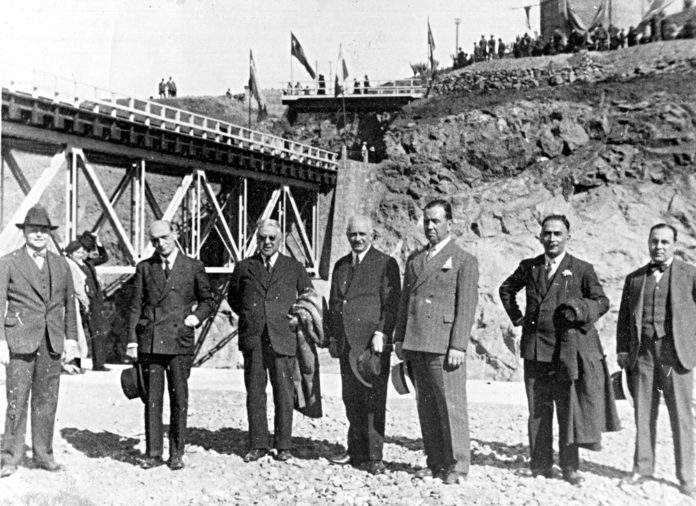 La firma norteamericana Ulen y Cía fue la quién inició las labores de construcción en 1927.