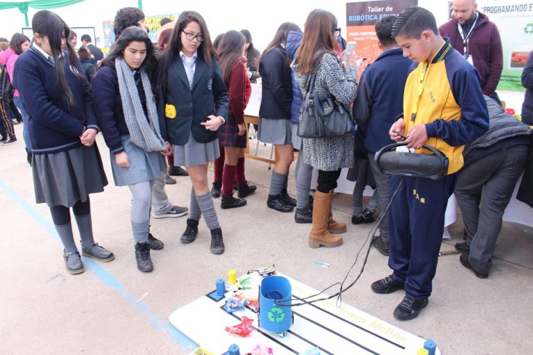 14 colegios y escuelas se dieron cita en feria de ciencia