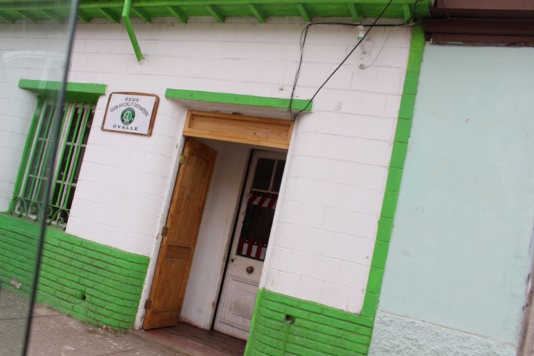 La sede se localiza en calle Tangue, a pasos de la Plaza de Armas.