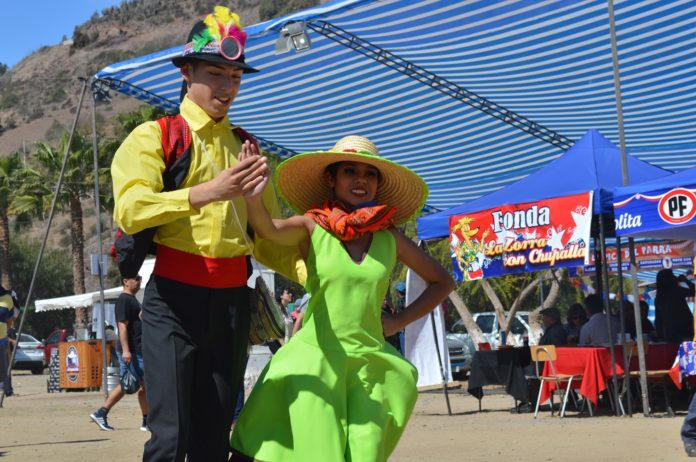 La agrupación folclórica Paihuén amenizó la jornada