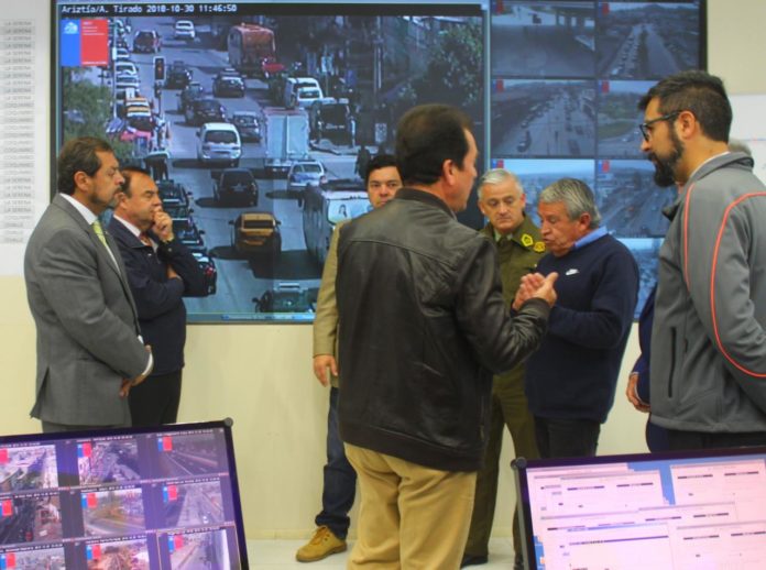 El Gobernador de la provincia, junto al subsecretario de transporte visitaron el UOCT para monitorear la integración de los semáforos