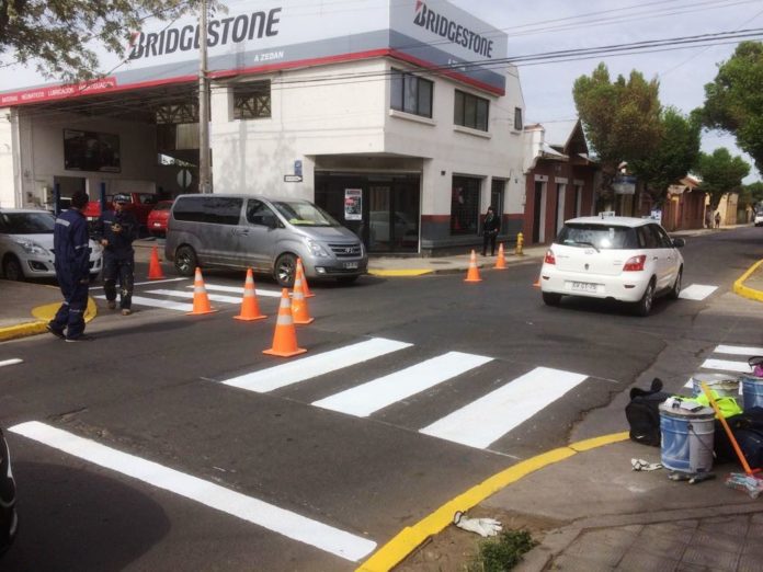 El trabajo tiene como fin mejorar las señaléticas, tanto para automovilistas, como peatones.