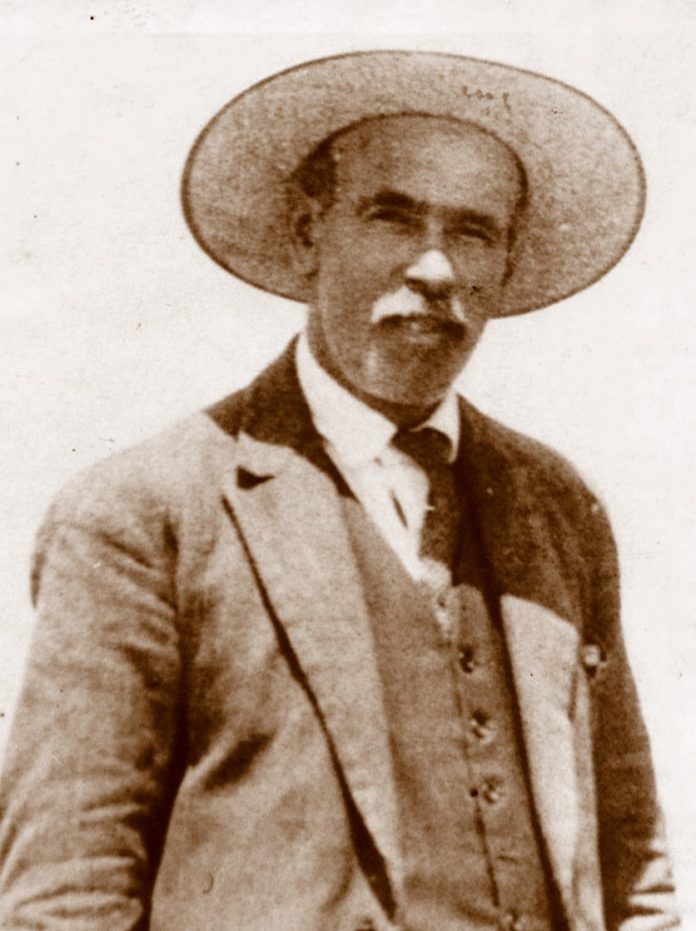 Arturo Villalón Sieulanne, fue un ingeniero agrónomo y agricultor ovallino que impulsó la construcción de numerosas obras de regadío en la provincia, probablemente siendo la más importante, la construcción del embalse Recoleta.