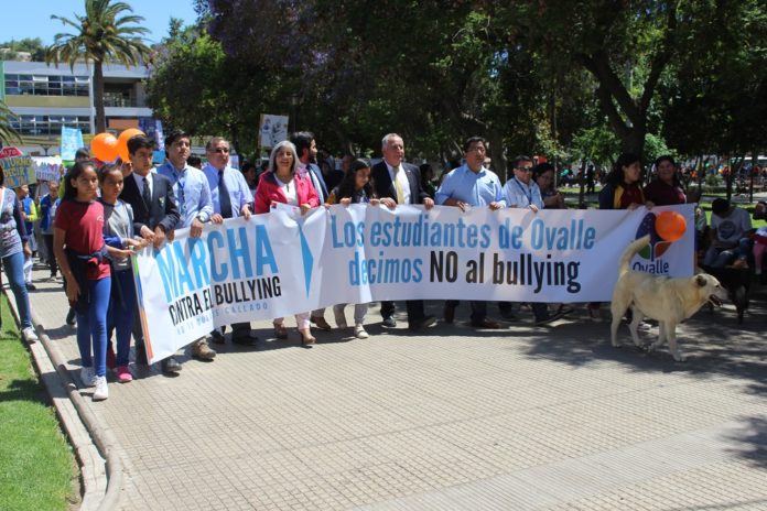 Los estudiantes expresaron su rechazo al acoso escolar