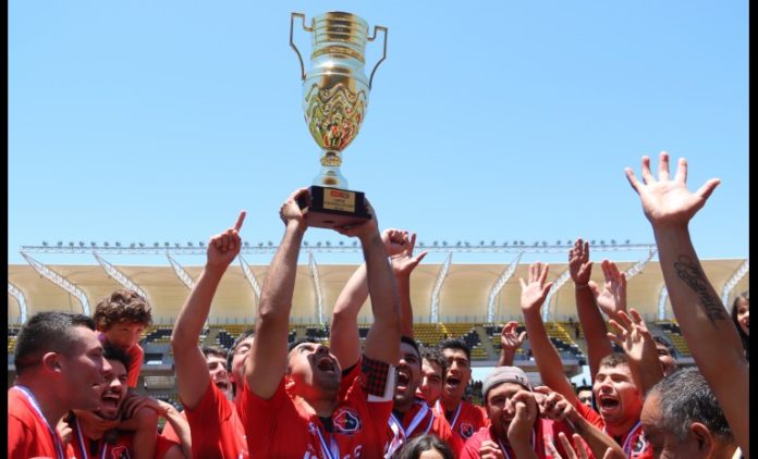 Los equipos sueñan con alzar la Copa de Campeones.