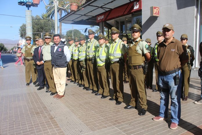 En pleno paseo peatonal de Ovalle se dio inicio a una nueva ronda especial de carabineros, una actividad coordinada y realizada simultáneamente en todas las regiones de Chile.