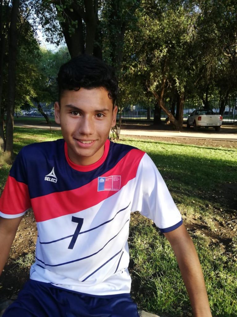 Cristóbal Silva luciendo el uniforme del Club Limarí Ovalle BM.