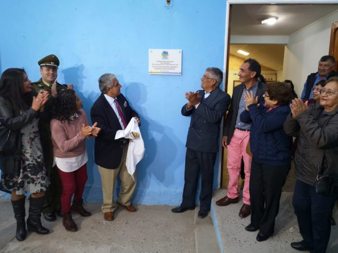 La remodelación incluyó la construcción de un muro cortafuegos, la instalación de cerámica en el área de salón, baños y cocina y mejoramiento de los servicios higiénicos entre otras obras.